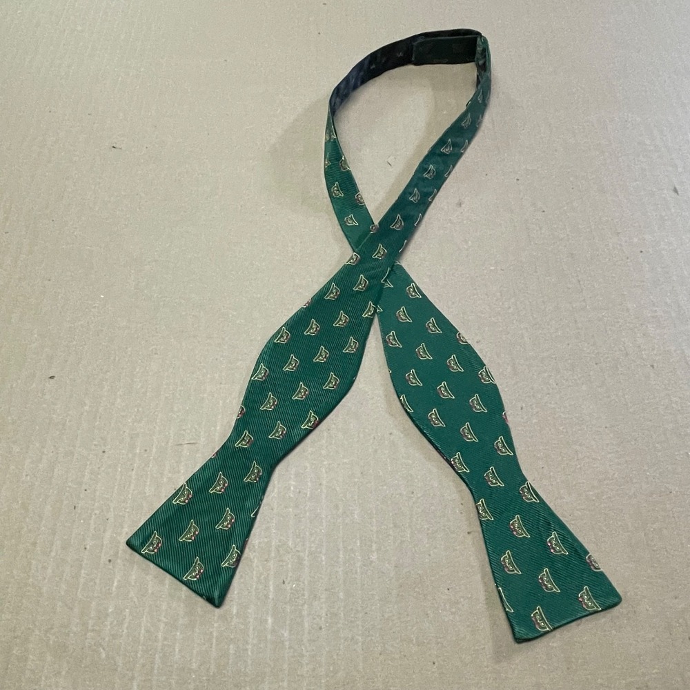 Tie Bar Bow Tie Silk Self Tie 2" Solid Green w/Owls Jesse Tyler Ferguson‎